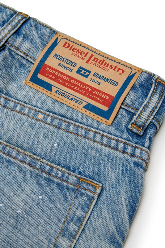 B7C677F65F1CFAE760E94EF962D432AB_ Jeans diesel